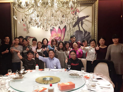 公司團聚喜迎春節聚餐